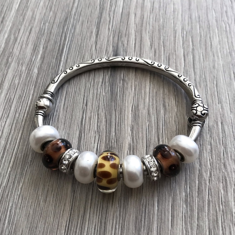 Bella Perlina Silver Bangle Bracelet with Charms. - Picture 1 of 6